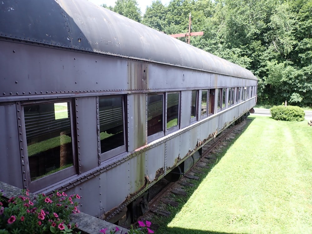 Antique Pennsylvania Railroad heavyweight railroad car: * Note special pick-up date & terms. Consignor information: Built by Pullman, headquartered in Chicago, Illinois. Car is 2-12's; 2 private compartments, 12 berths. Was last owned by Conrail and used a