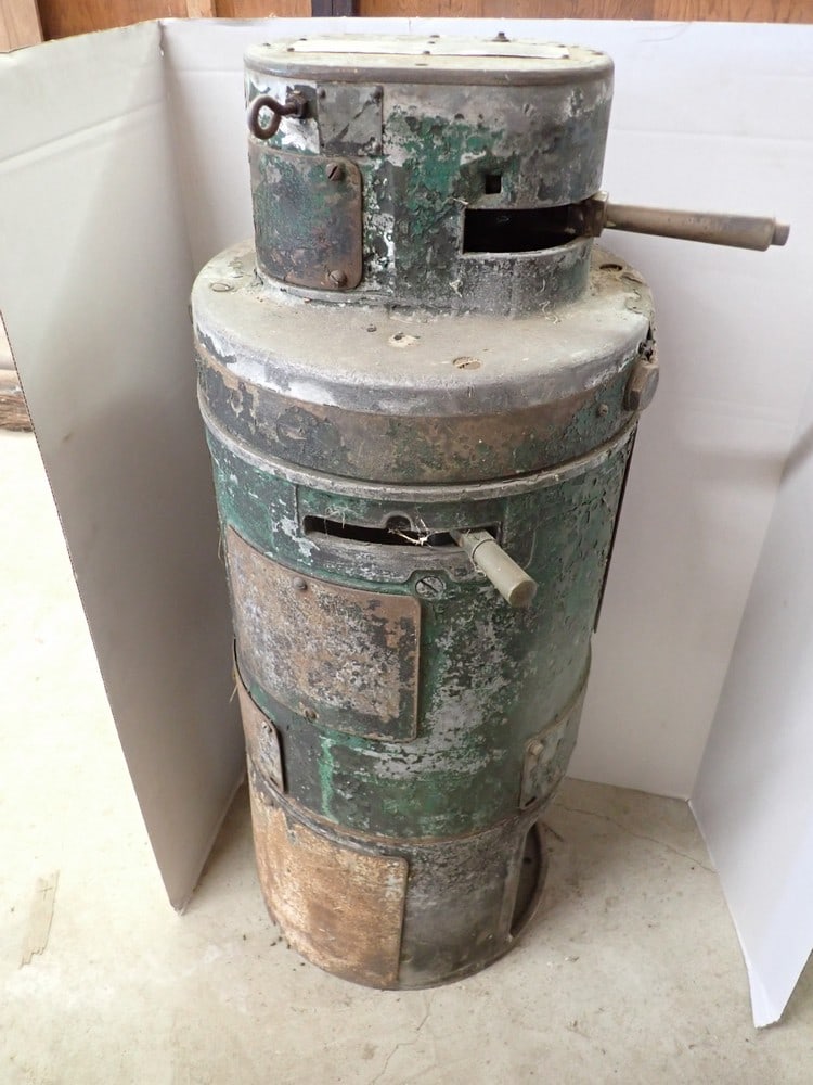 Electro - Motive Division Diesel Throttle: Model #8071524. Marked "General Motors Diesel Power" 38" H.