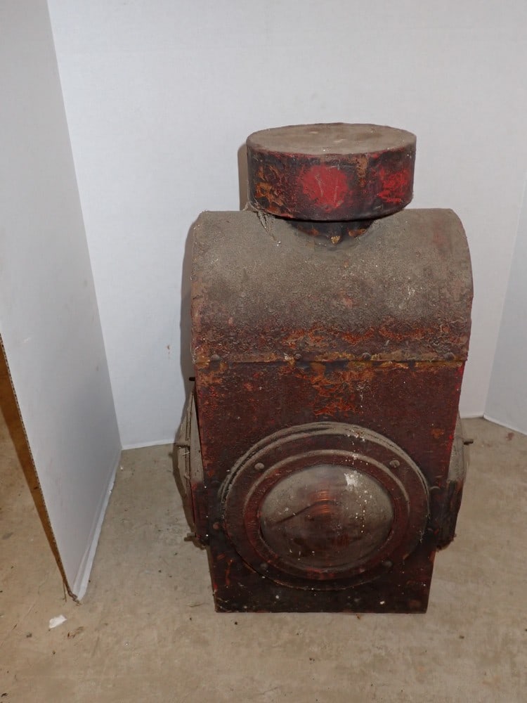 Antique Metal Caboose Lantern (1 of 7)