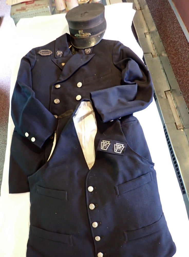 Antique Pennsylvania R.R. Coat, Vest & Cap (1 of 15)