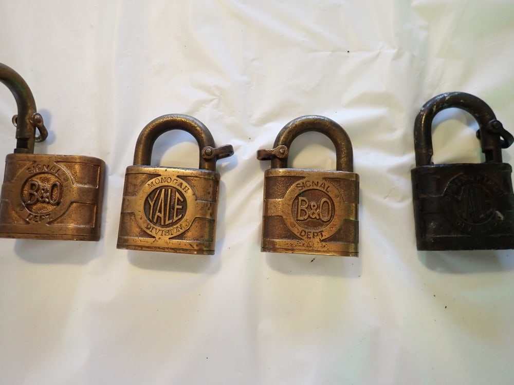 4 B&O Padlocks from different Divisions: Baltimore & Ohio Padlocks from: New Castle Division - working key Monongahela DivisionConnesville DivisionSpringfield Division - working key