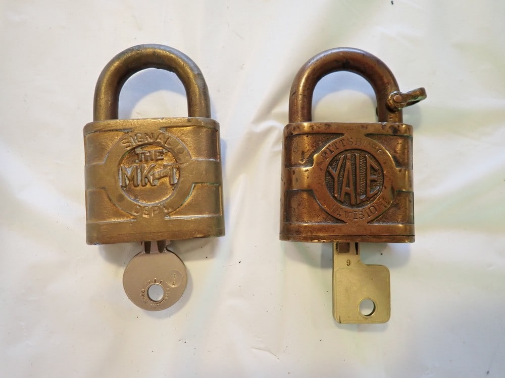 2 B&O R.R. Brass Padlocks (1 of 5)
