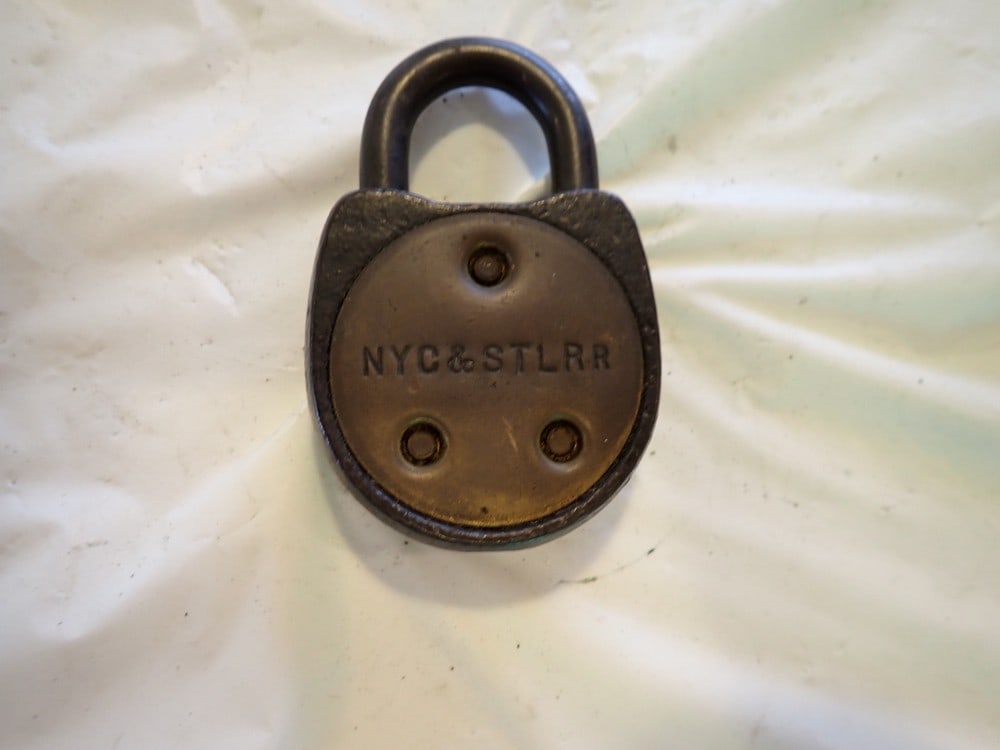 N.Y.C. & STL Railway Padlock: New York Central & St. Louis - San Francisco Railway