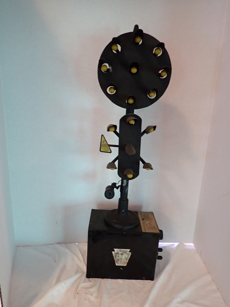 P.R.R. Signal Training and Antique/Vintage Device (1 of 7)