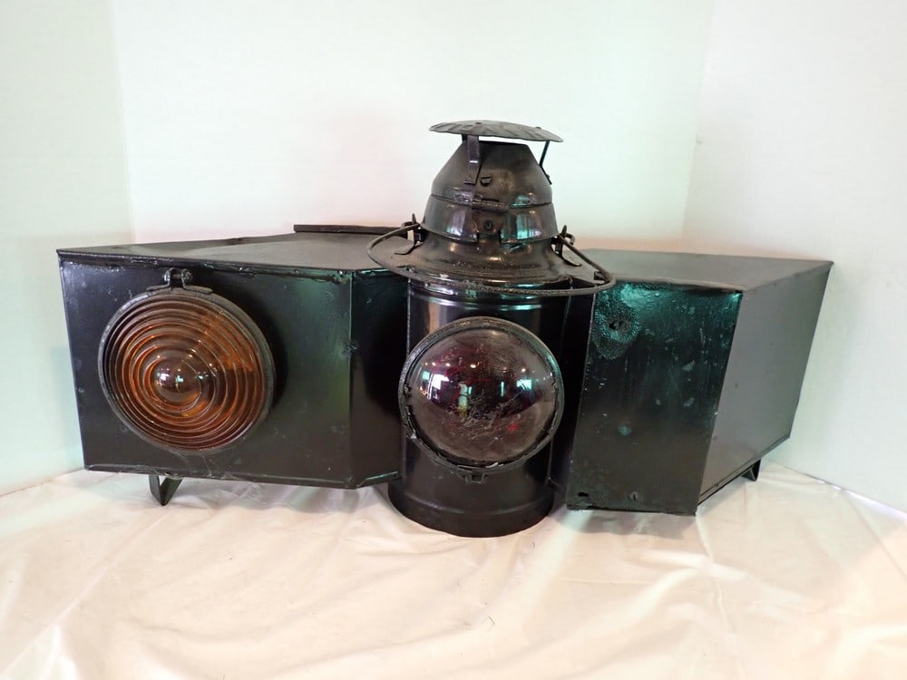 Railroad Block marker with Red & Yellow lights (1 of 7)