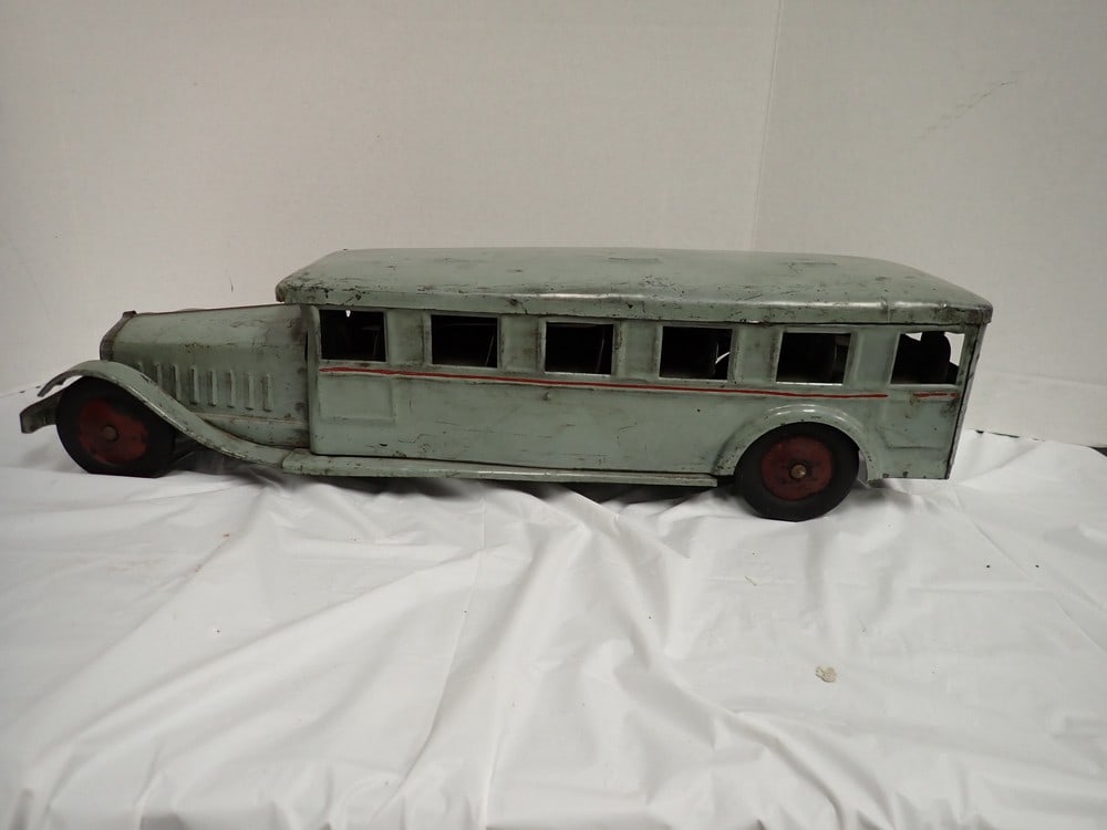 Cor Cor Blue Metal Bus (1 of 6)