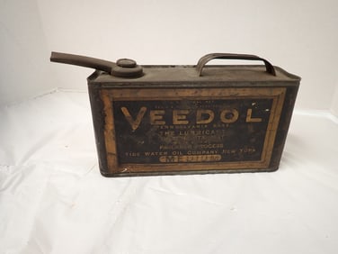 Vintage Metal Oil Can "Veedol"
