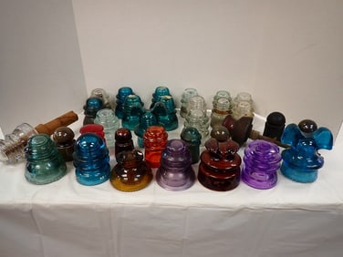 Brightly colored insulators
