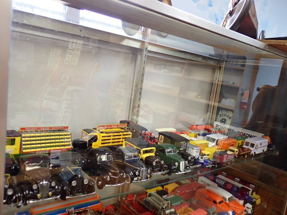 Die-Cast Trucks & Car (1 of 4)