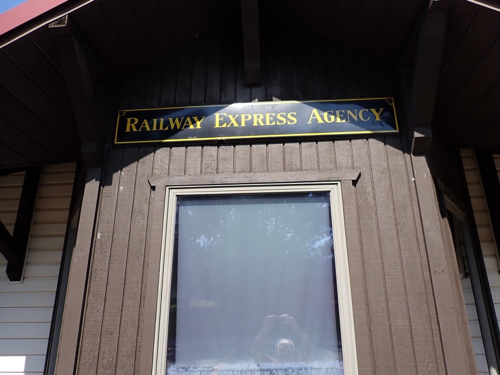 Railway Express Agency Metal sign (1 of 1)