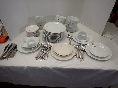 "Delta Airlines" Dishware & Silverware