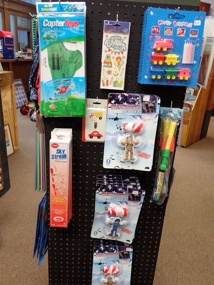Gift Shop Toys and Original Packaging: Paratrooper Heroes/miniature train sets puzzles etc