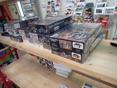(10) 1/12 Harley Davidson Motorcycle kits
