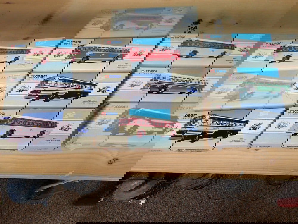 Corgi Classics Vintage Buses (1 of 7)