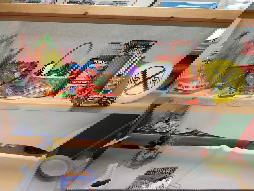 Train Banks/RR Crossing frisbees & mug (1 of 8)