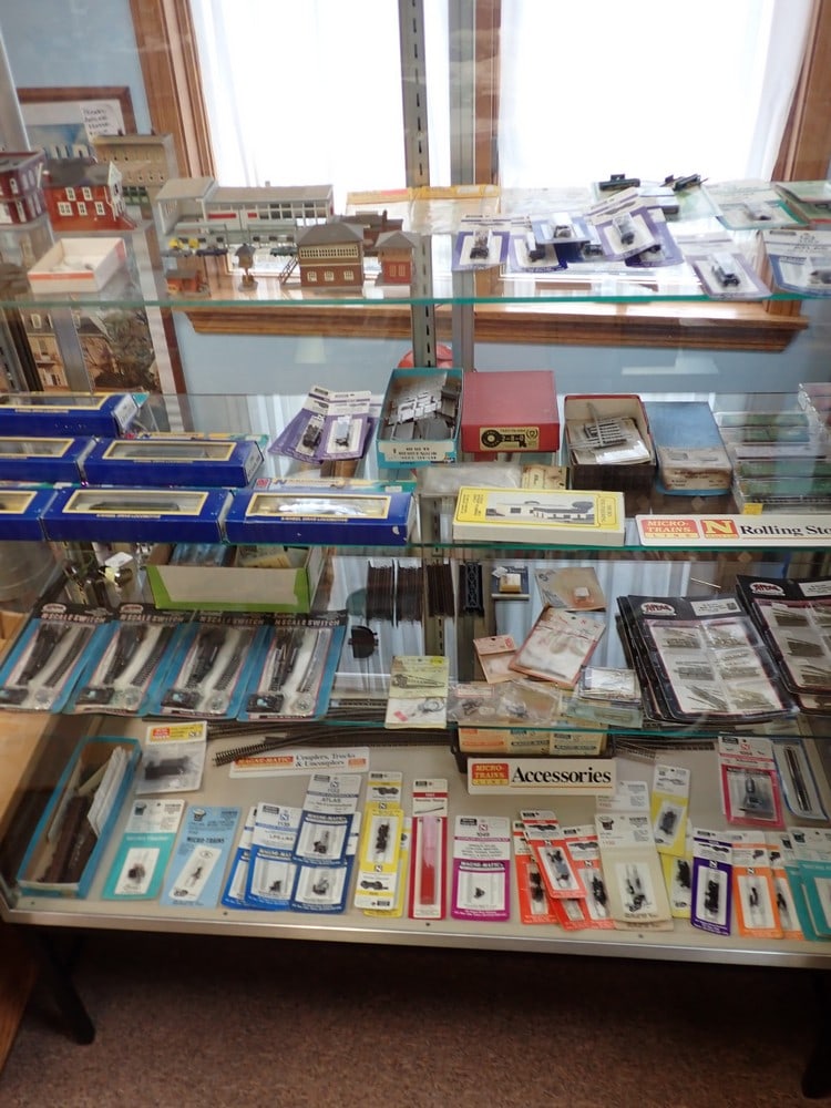 Micro. Trains Line N Scale-Engines/Car/Etc. (1 of 20)