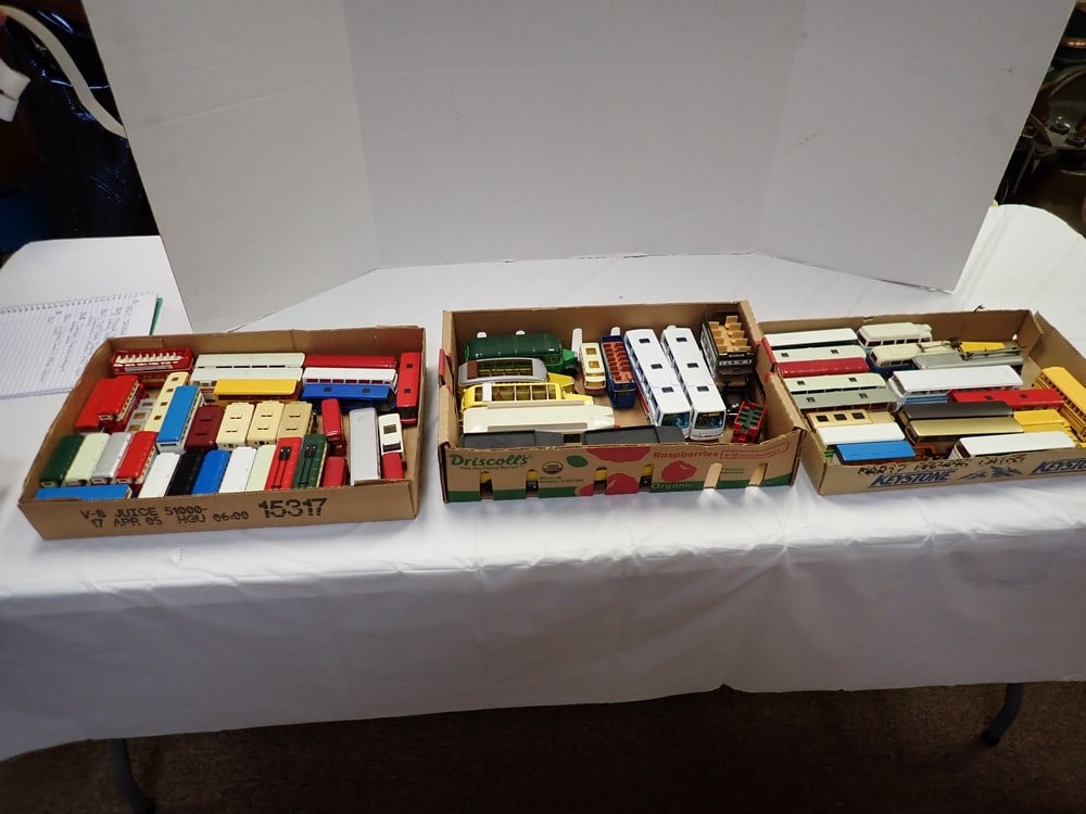 Antique Diecast Buses (1 of 7)