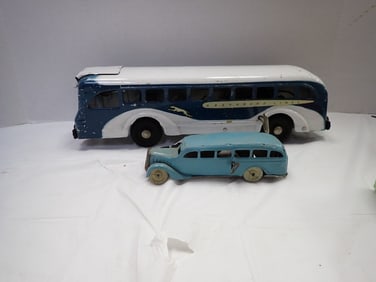 2 Wind-up Buses