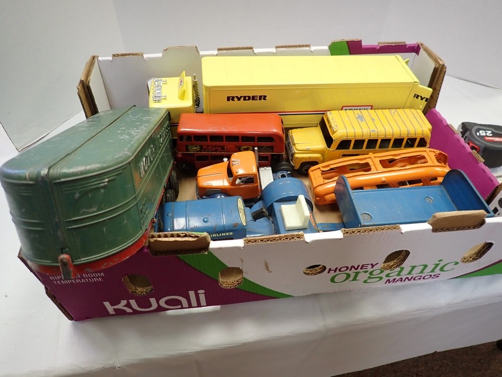 Hubley Car Transport Trucks, Buses & Tractors & Others (1 of 13)