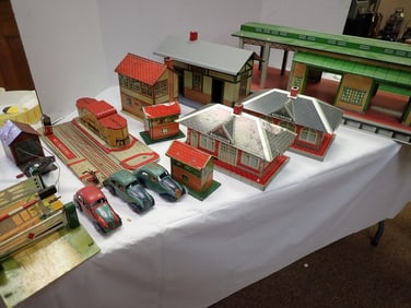 Tin Railroad buildings