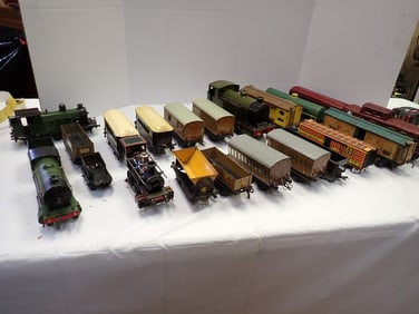 Tin Vintage RR Engines & Cars