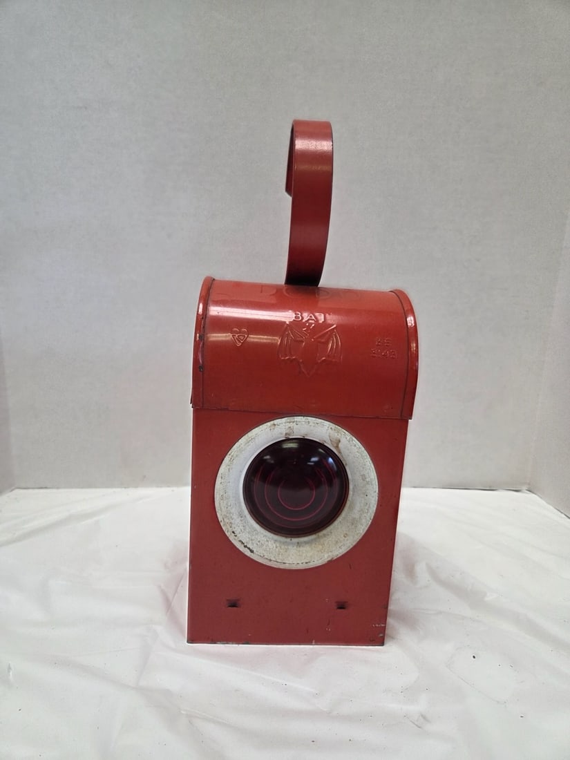 Dodo Bat English lantern (1 of 5)