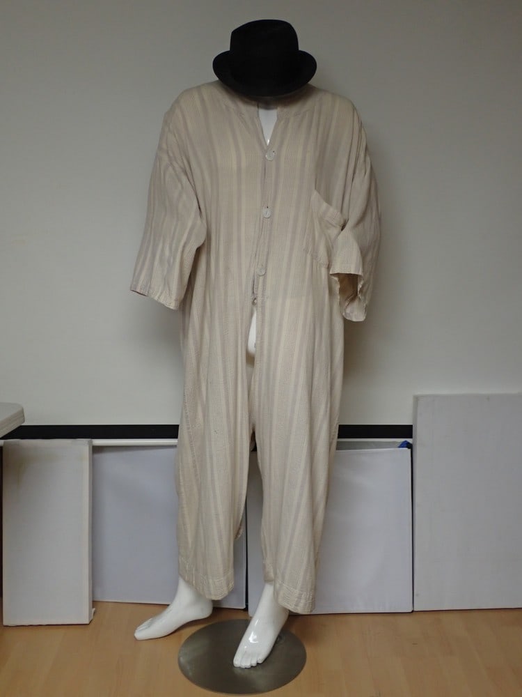 Oliver Hardy "Ollie" Pajama nightshirt from the Big Noise (1 of 20)