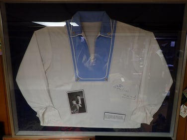 1929 Laurel & Hardy signed shirt from Man O War