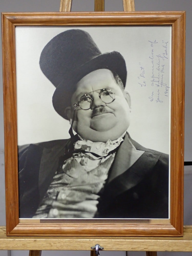 1949 Oliver Hardy Inscribed photo signed "Babe" (1 of 3)