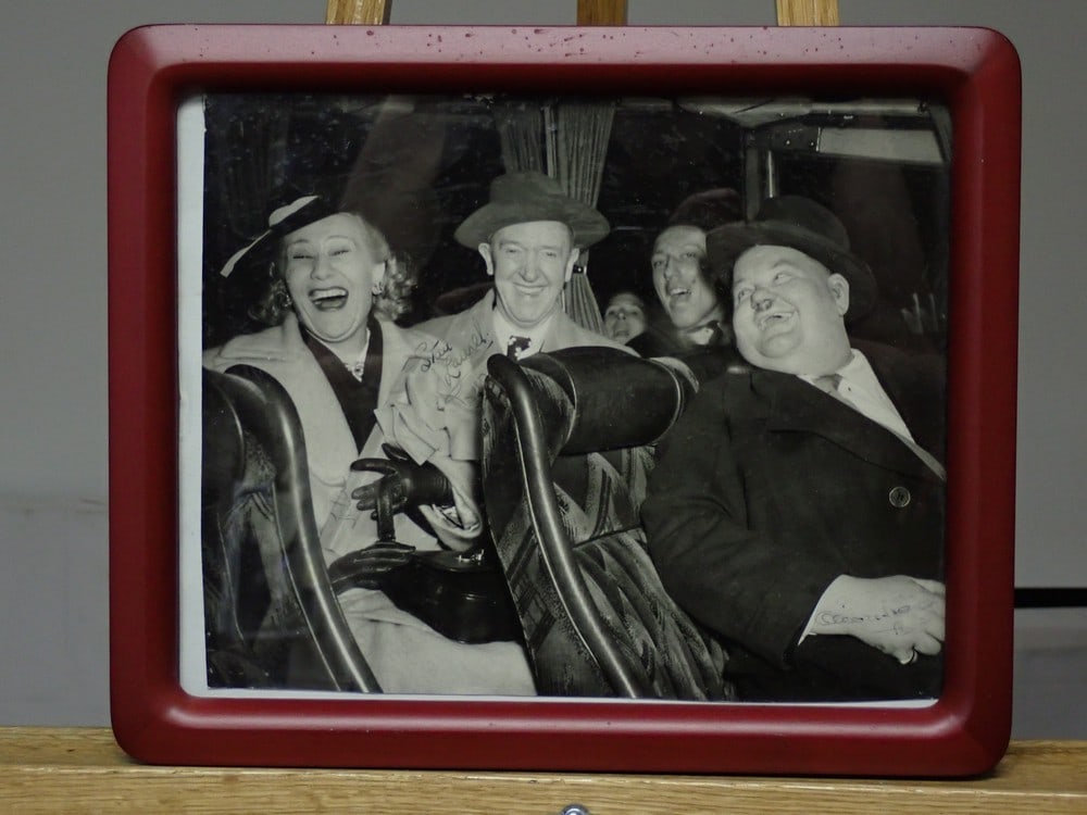 Oliver Hardy, Stan  Laurel & Ida  signed photo (1 of 5)
