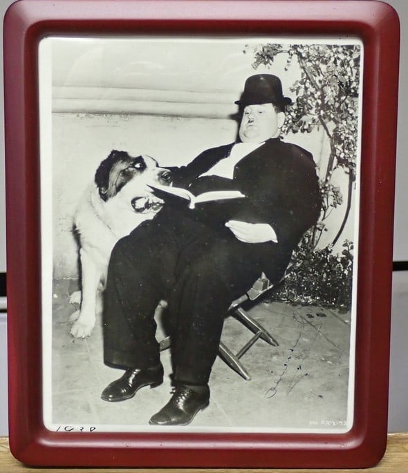 1938 Oliver Hardy Signed photo with COA - MGM Lot while filming Swiss Miss (1 of 5)