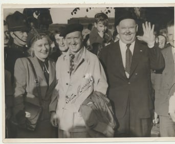 1947 Laurel & Hardy signed photo