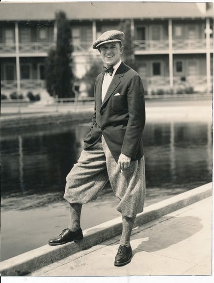 Stan Laurel Press Photos and Golf Attire Photo: Photos show Stan Laurel with wives and a retired Stan Laurel relaxing at the beach. Other photo is a 1927 image of Laurel in golf attire. Sizes are: 6 1/2" x 9 - 5 3/4" x 7 1/2".