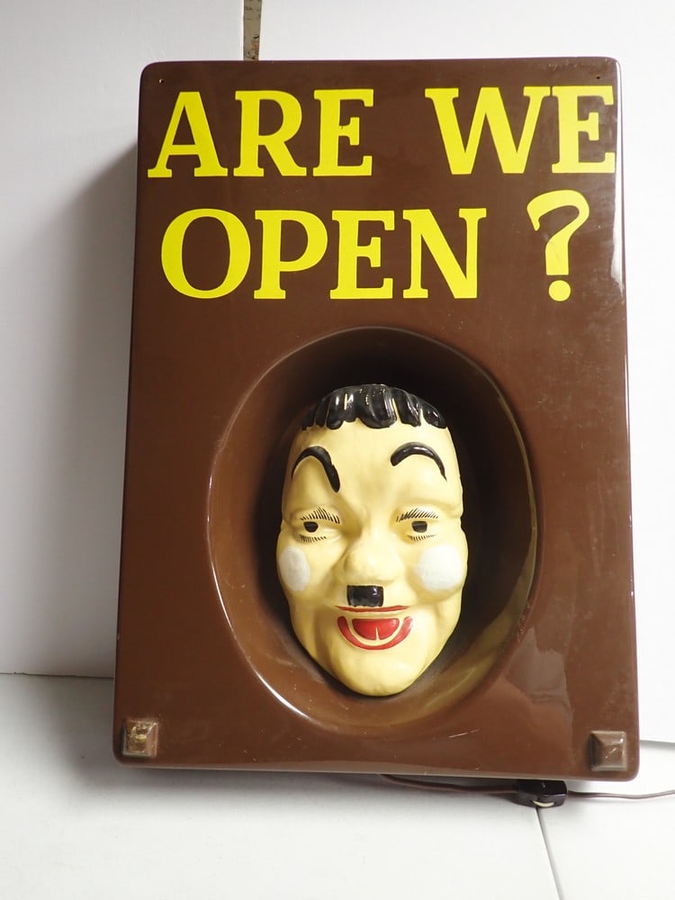 Oliver Hardy Electric Nodding Head Plastic: Label says Seiber Lich Corporation. When turned on Hardy's head nods. 21" x 14".