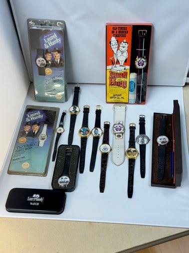Laurel and Hardy Watches in Packages and Others (1 of 13)