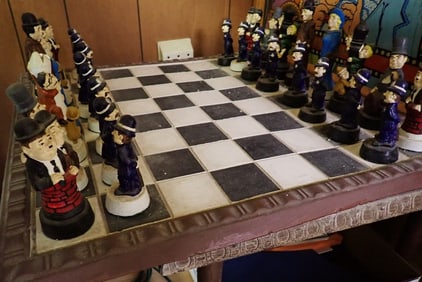 Laurel and Hardy Chess Set