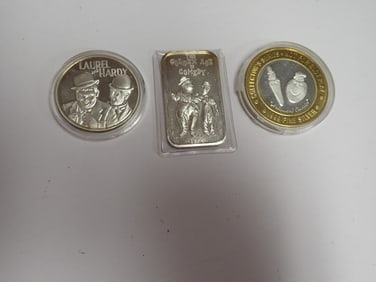 Laurel & Hardy Silver Bar, Coin & 10.00 Trump Plaza Coin