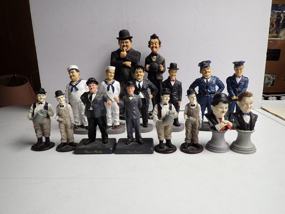 3 Sets of Dave Grossman Laurel & Hardy Figures, (1 of 15)