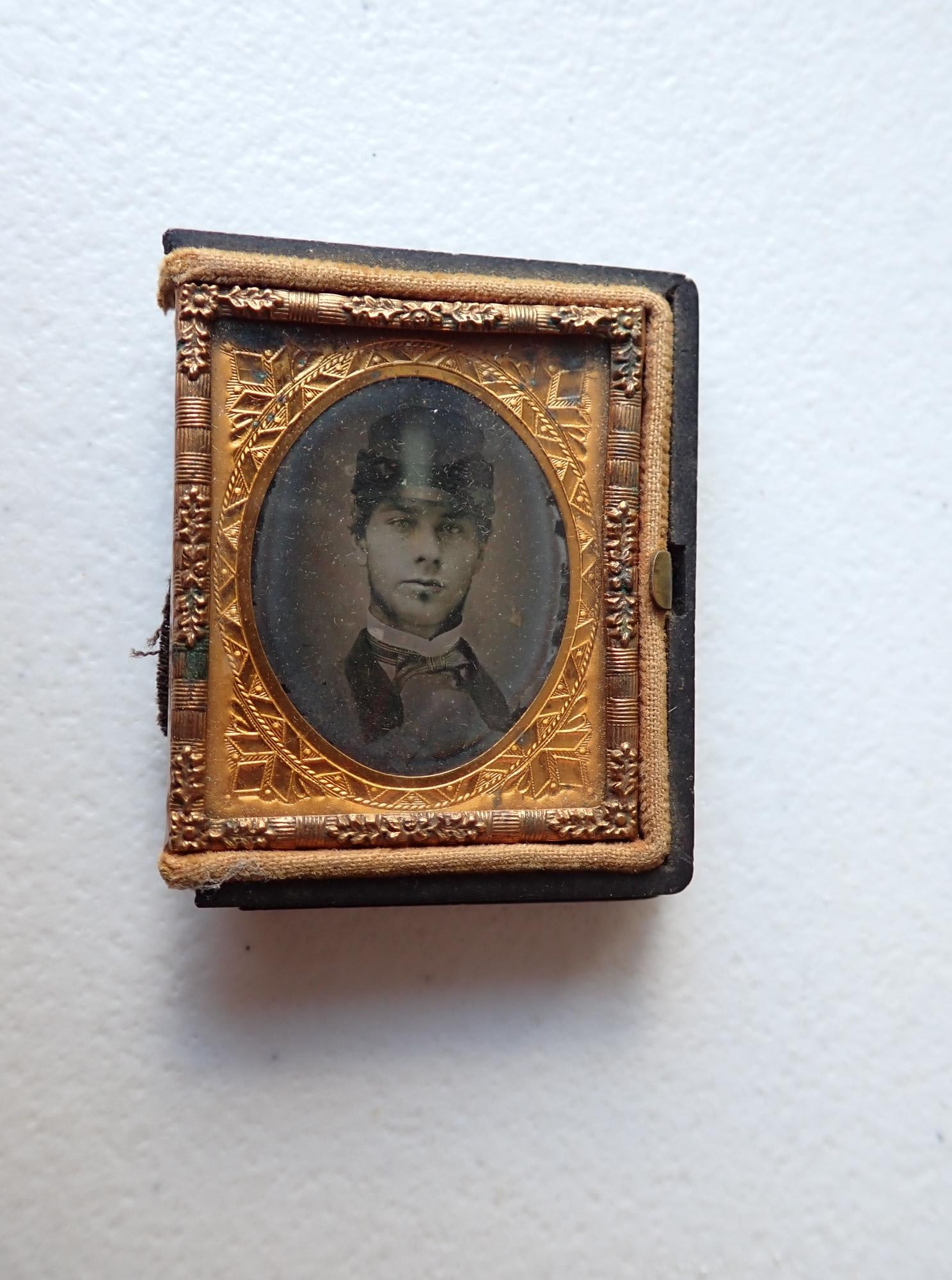 Confederate Soldier ambrotype portrait (1 of 5)