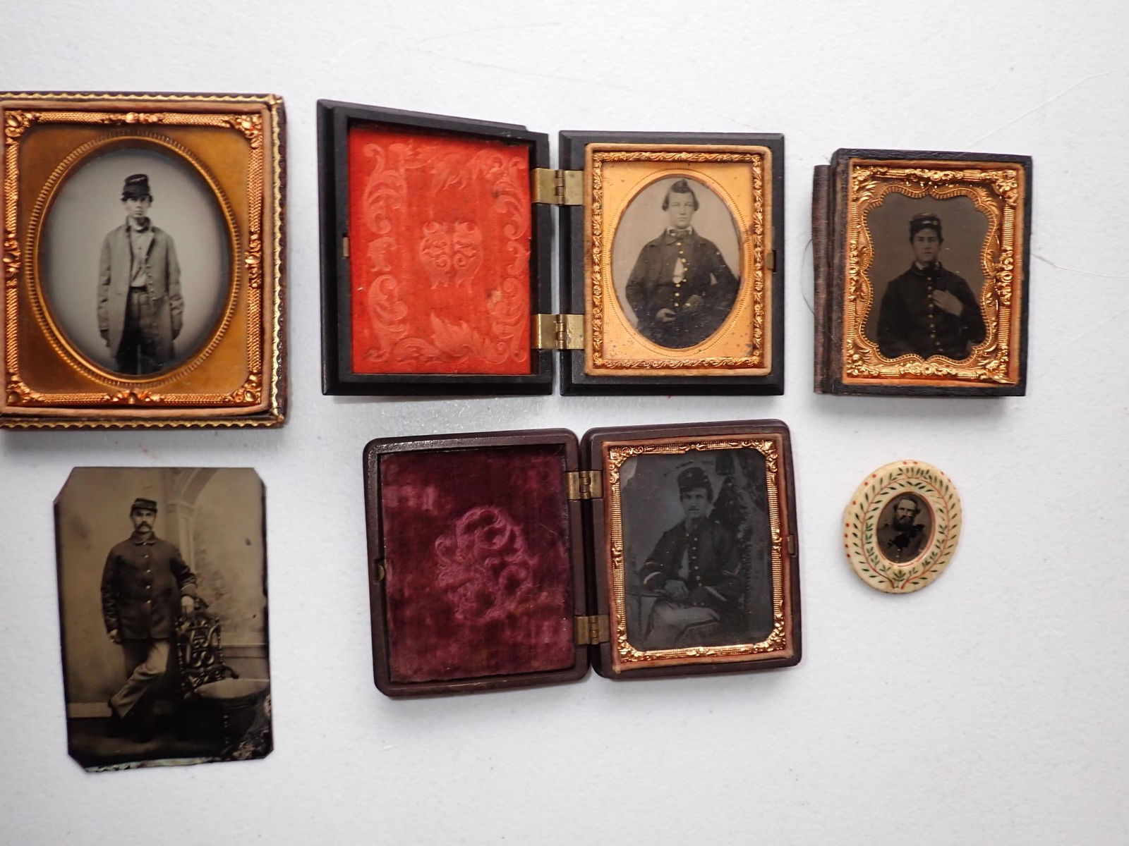 Soldier Portraits in gutta percha cases & others (1 of 14)