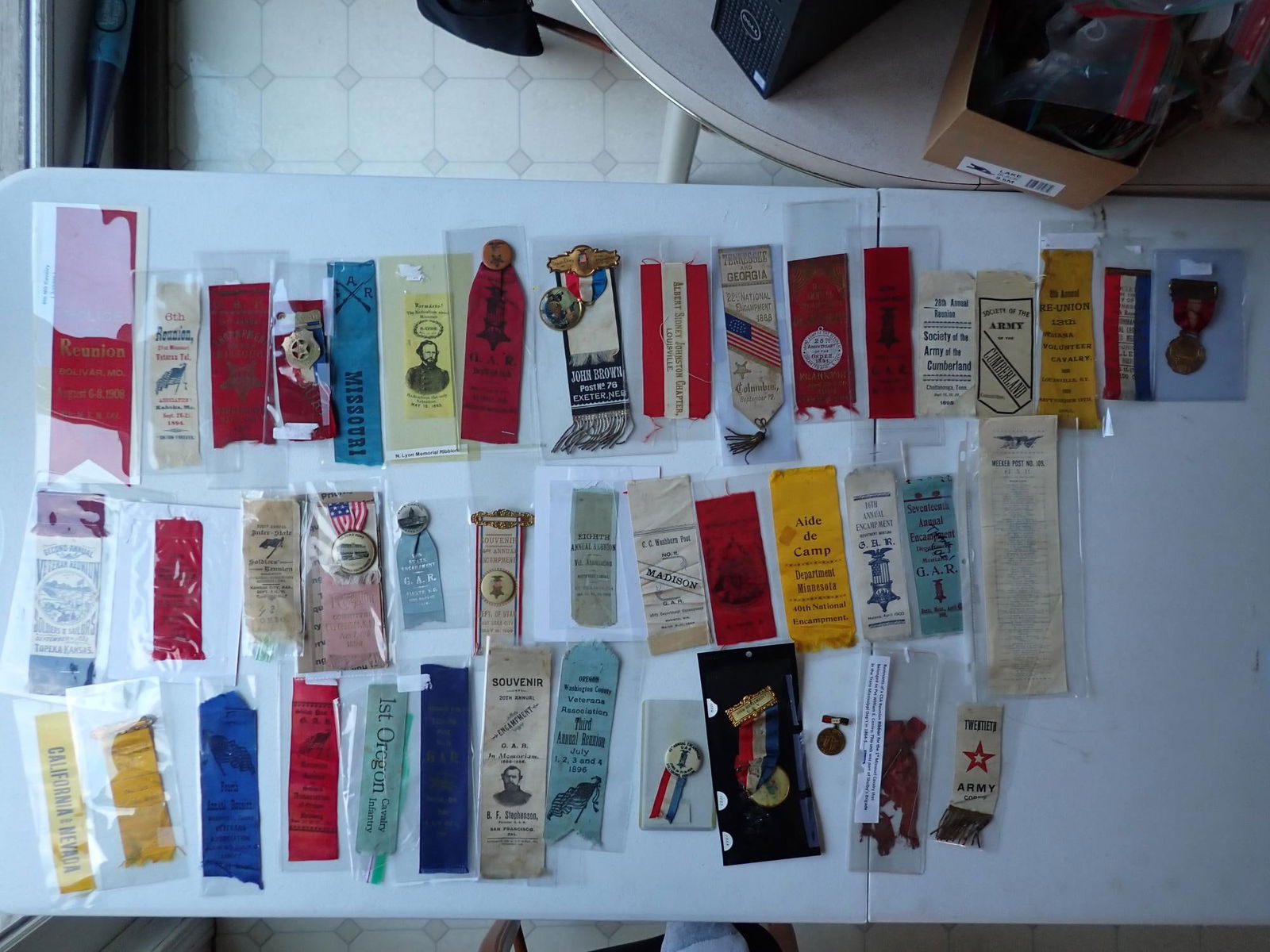 Missouri, California & other Veterans' pins & badges (1 of 19)