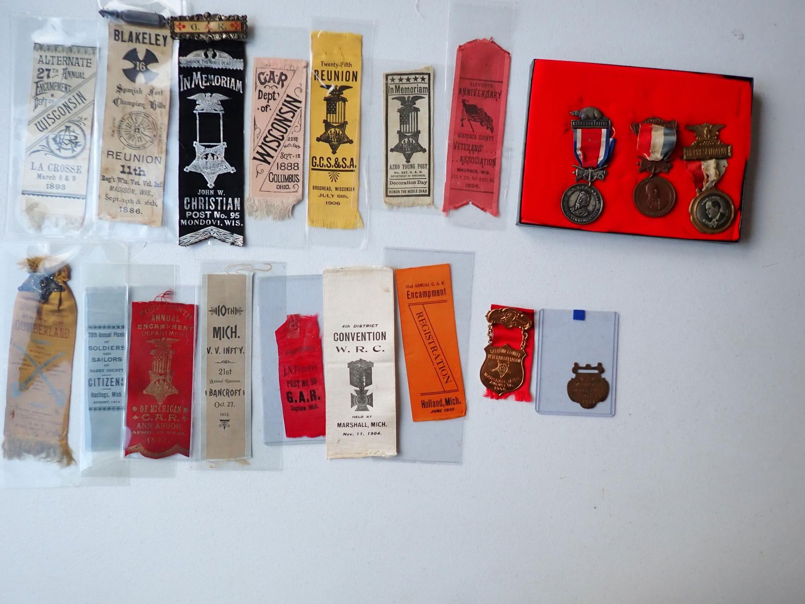 Wisconsin. Michigan, & Minnesota Veterans' badges & ribbons (1 of 10)