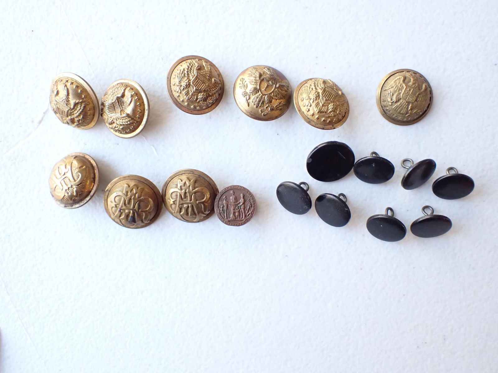 Civil War & Veterans' buttons. (1 of 5)