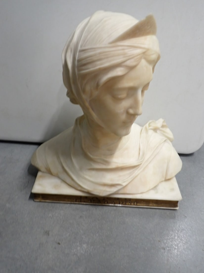 Dante II Paradiso Marble Bust with book base "Dante's Beatrice": 16 1/2" including base. 2 chips on headdress. From art collection that was in Big Y corporate headquarters in Springfield, Massachusetts.