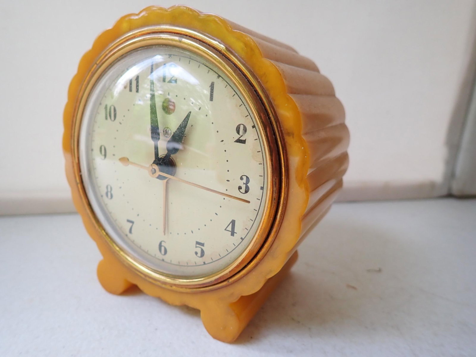 General Electric Bakelite Alarm Clock (1 of 8)
