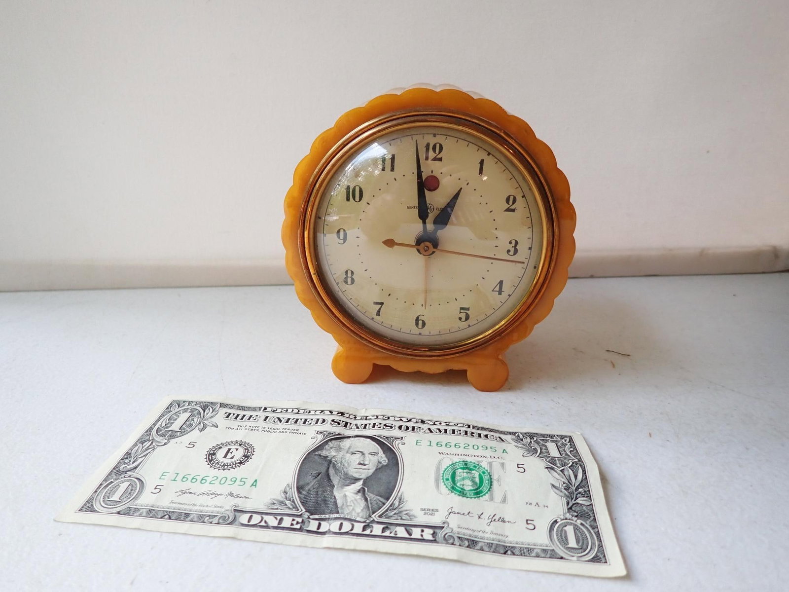 General Electric Bakelite Alarm Clock - 7