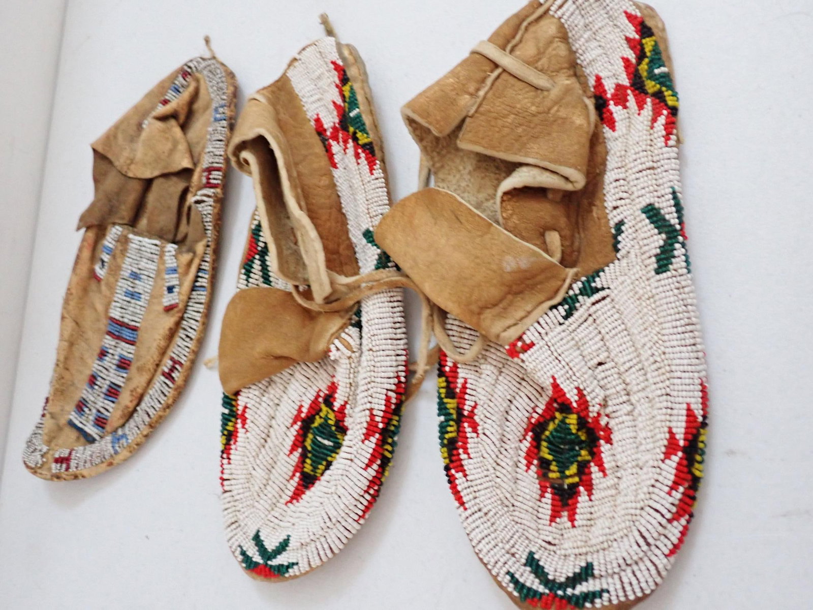Native American Beadwork Moccasins (1 of 8)
