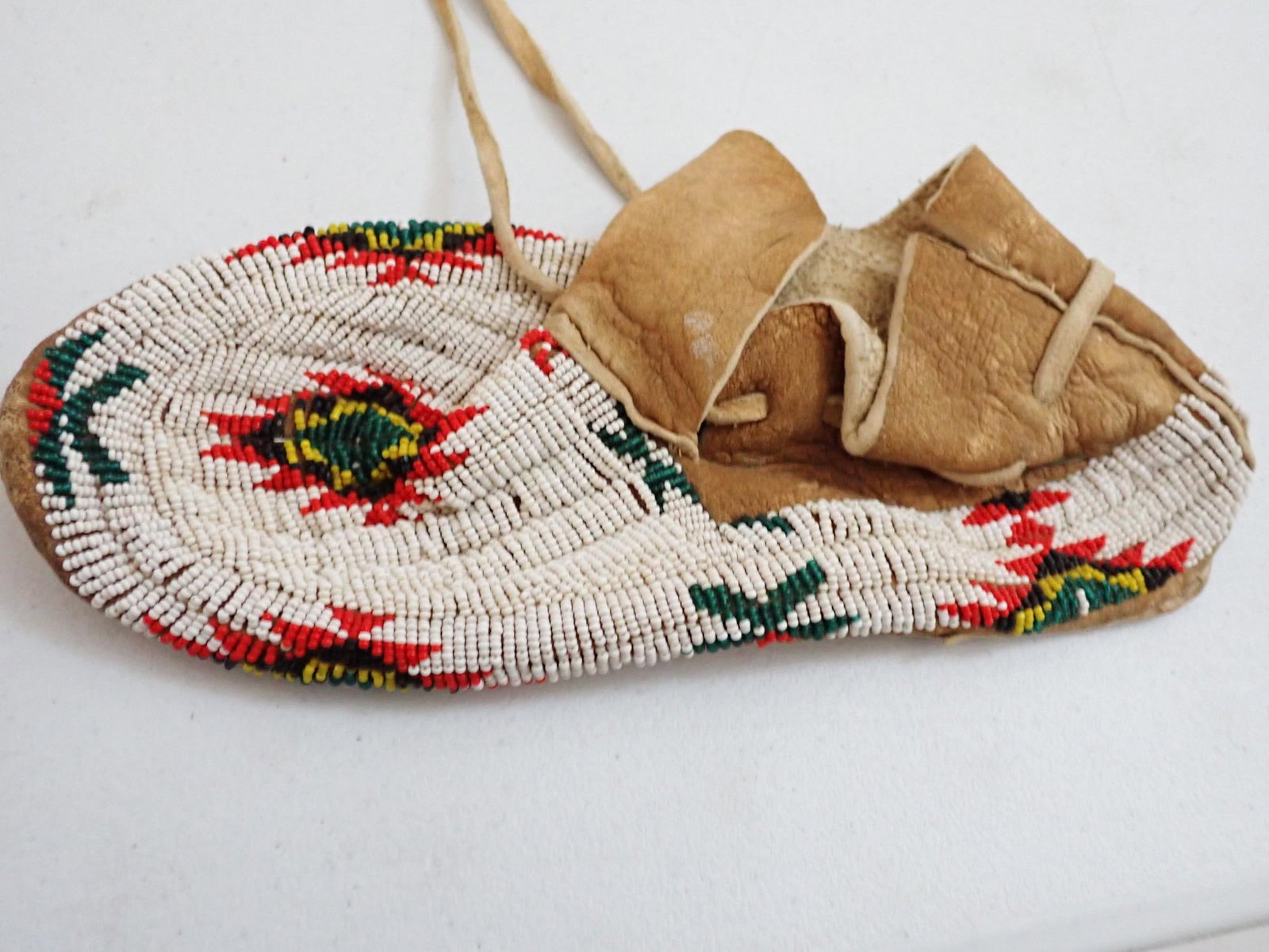 Native American Beadwork Moccasins - 3