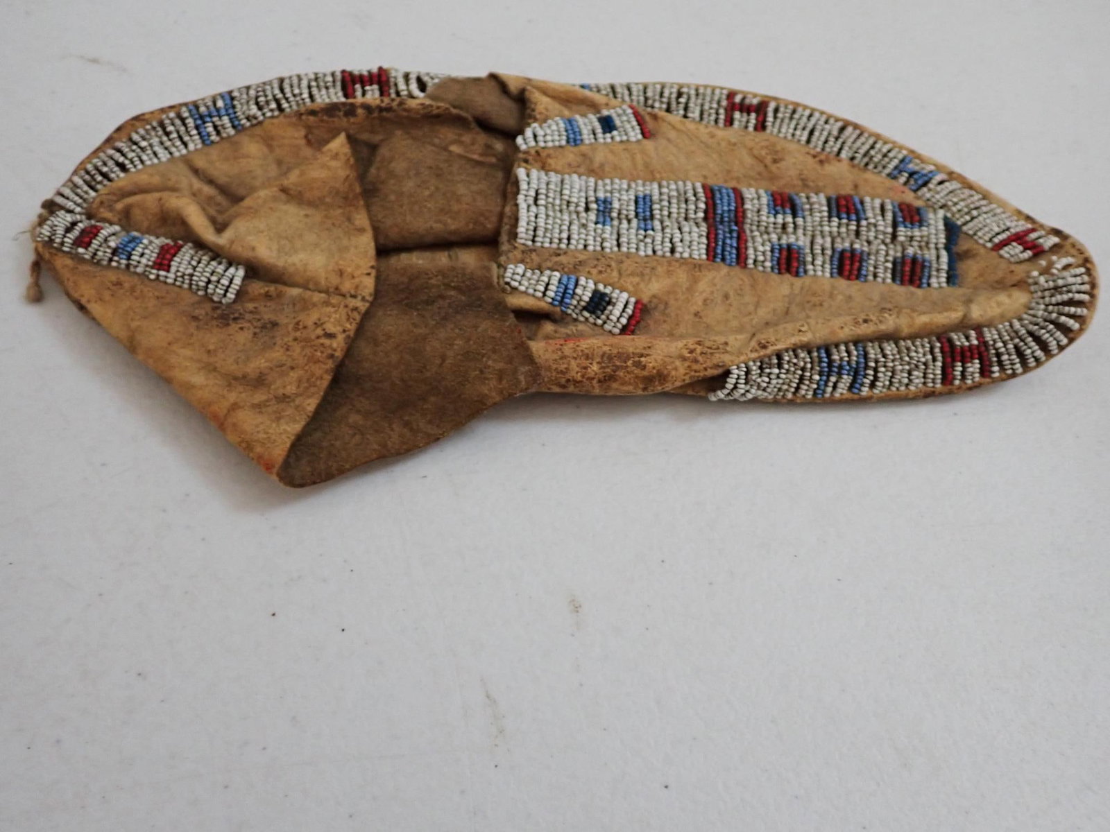 Native American Beadwork Moccasins - 7