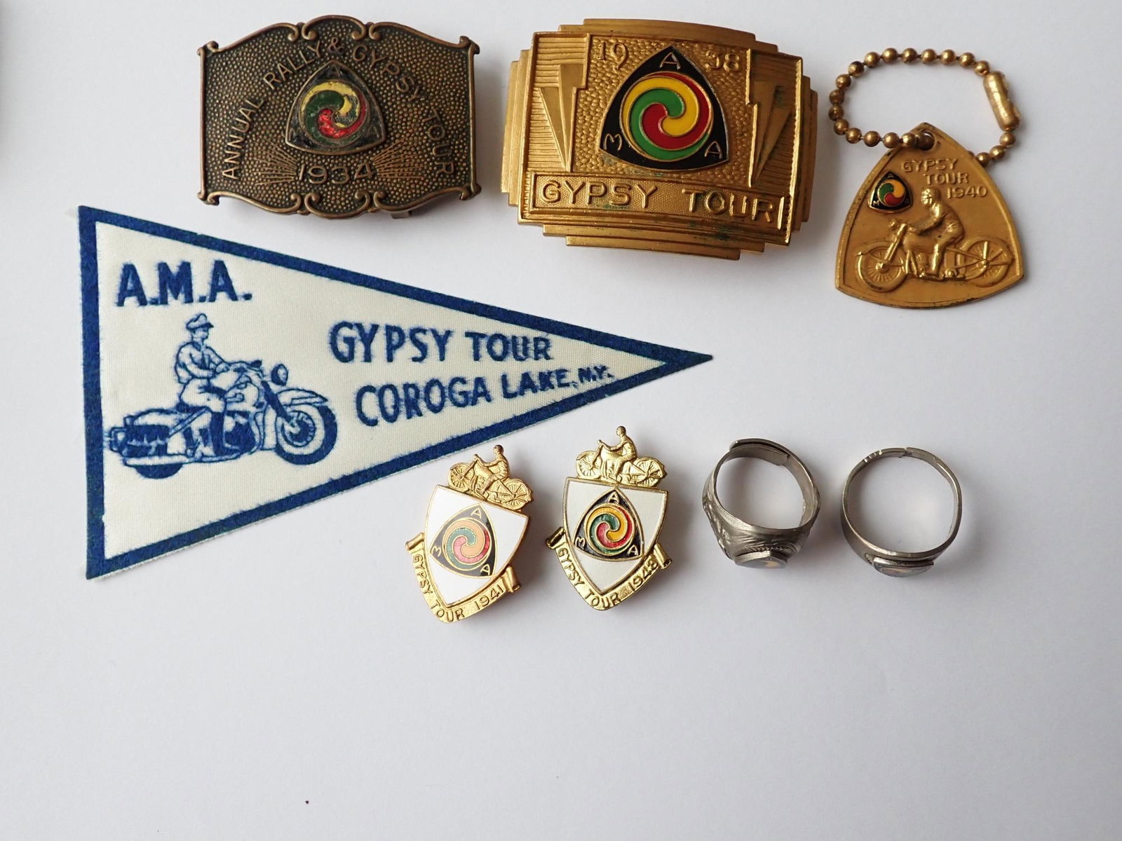 1930s & 50s Gypsy Tour Belt Buckles, etc. (1 of 15)